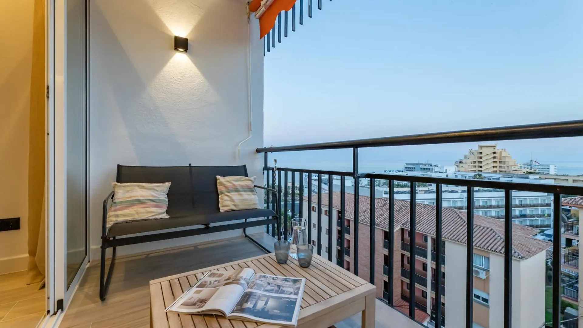 Apartamento Con Vistas Al Mar Cerca Del Puerto Benalmadena Apartment